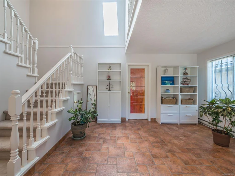 1755 Newton Street, Saanich, BC, V8R 2R1 - 11