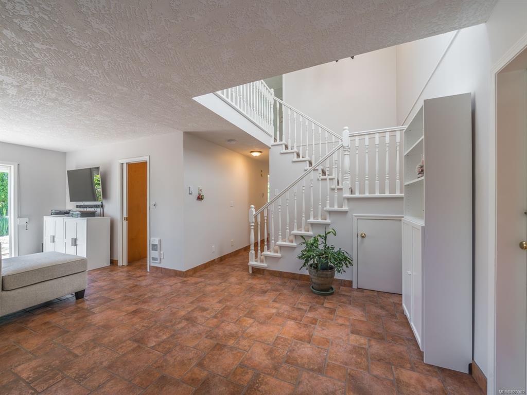 1755 Newton Street, Saanich, BC, V8R 2R1 - 13