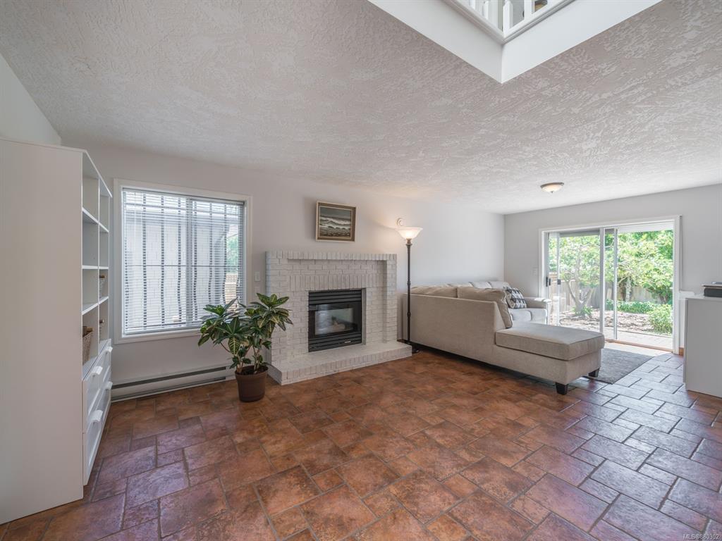 1755 Newton Street, Saanich, BC, V8R 2R1 - 14
