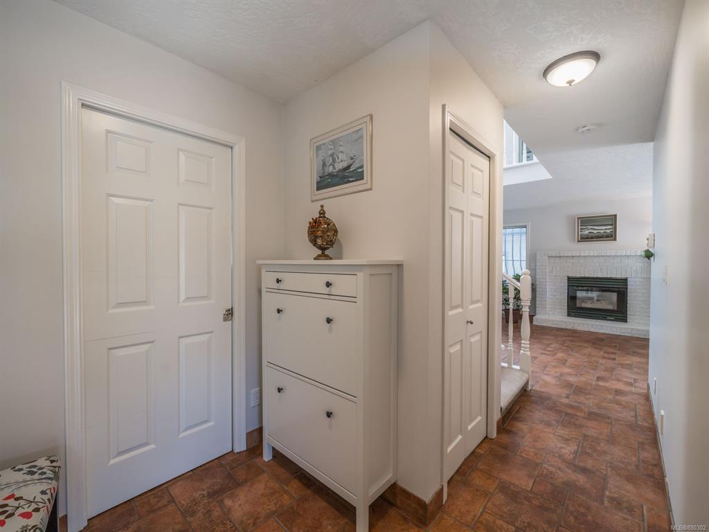 1755 Newton Street, Saanich, BC, V8R 2R1 - 15