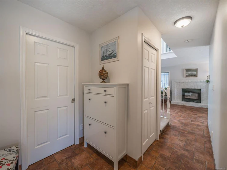 1755 Newton Street, Saanich, BC, V8R 2R1 - 15