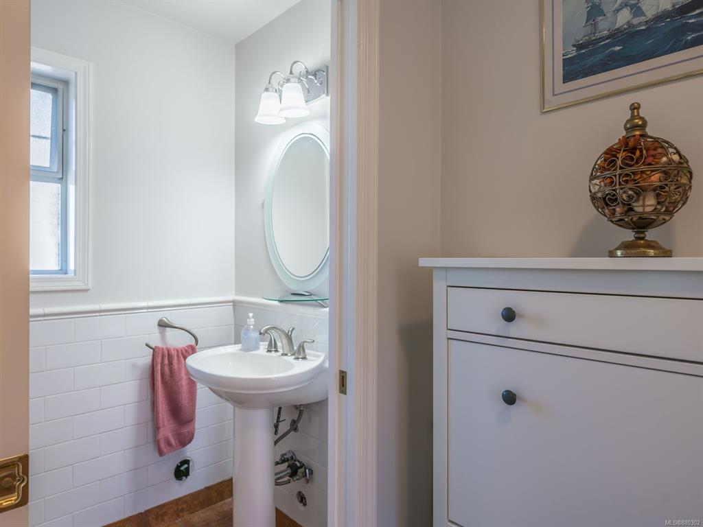 1755 Newton Street, Saanich, BC, V8R 2R1 - 25