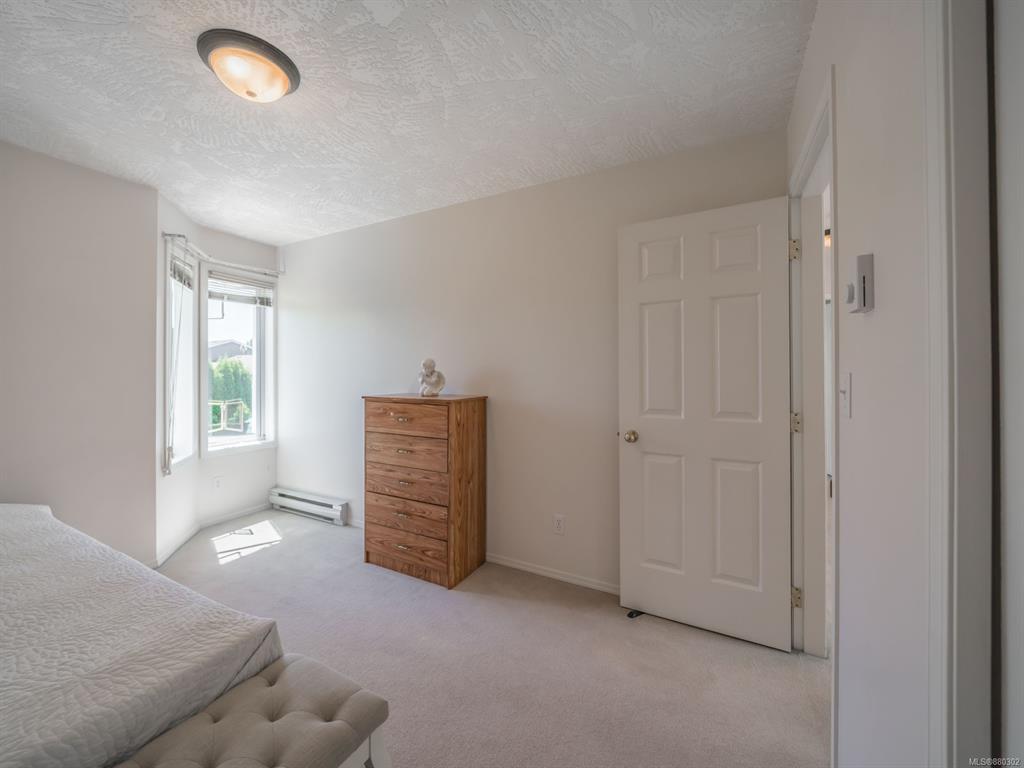 1755 Newton Street, Saanich, BC, V8R 2R1 - 30