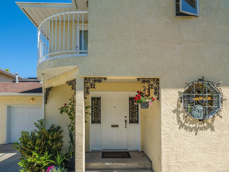 1755 Newton Street, Saanich, BC, V8R 2R1 - 34