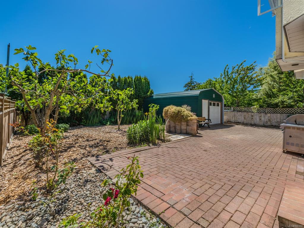 1755 Newton Street, Saanich, BC, V8R 2R1 - 38