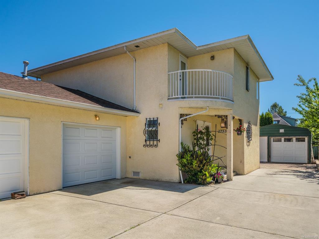 1755 Newton Street, Saanich, BC, V8R 2R1 - 40