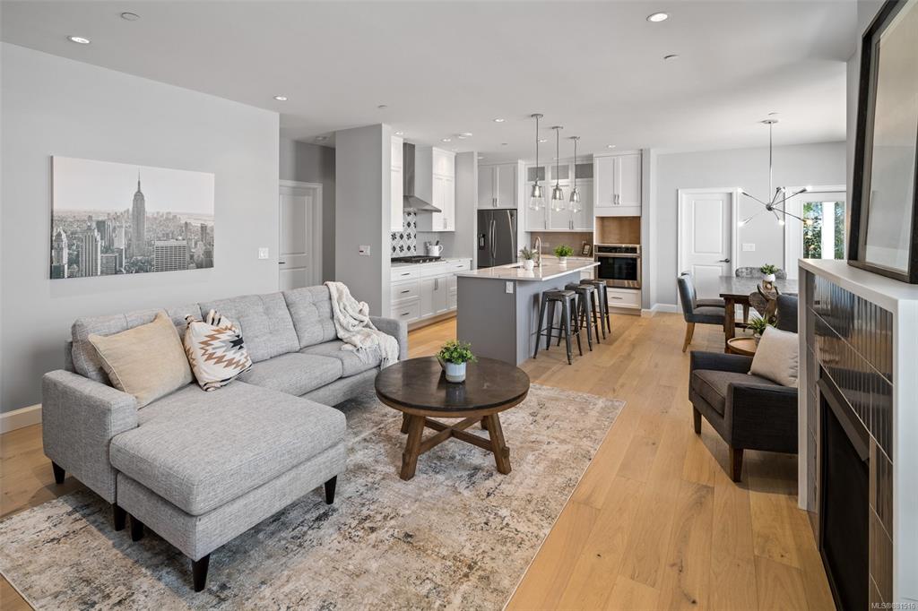 10214 Robinia Place, Sidney, BC, V8L 4M3 - 6