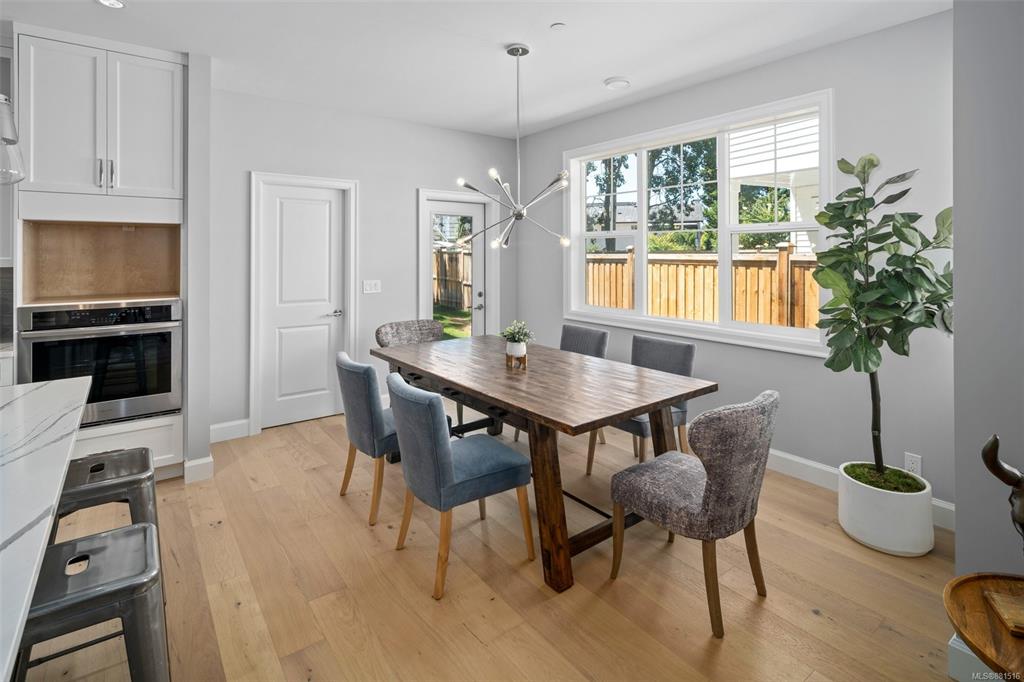 10214 Robinia Place, Sidney, BC, V8L 4M3 - 13