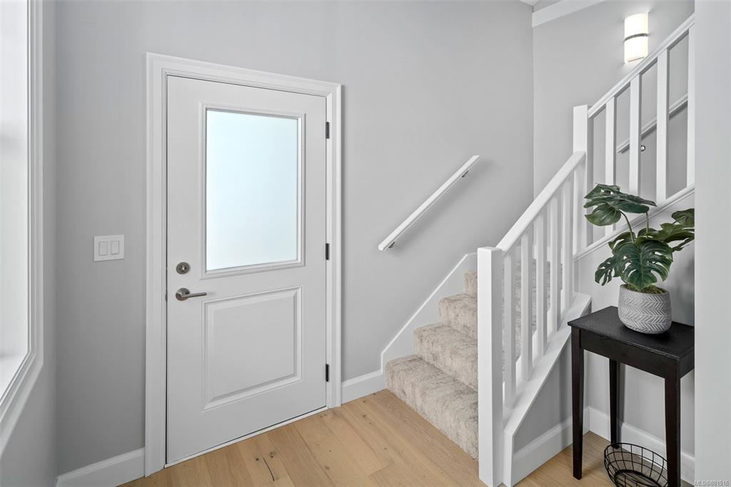 10214 Robinia Place, Sidney, BC, V8L 4M3 - 16