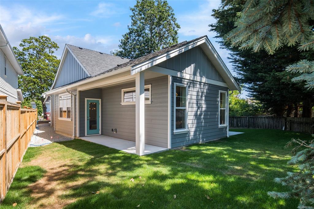 10214 Robinia Place, Sidney, BC, V8L 4M3 - 33