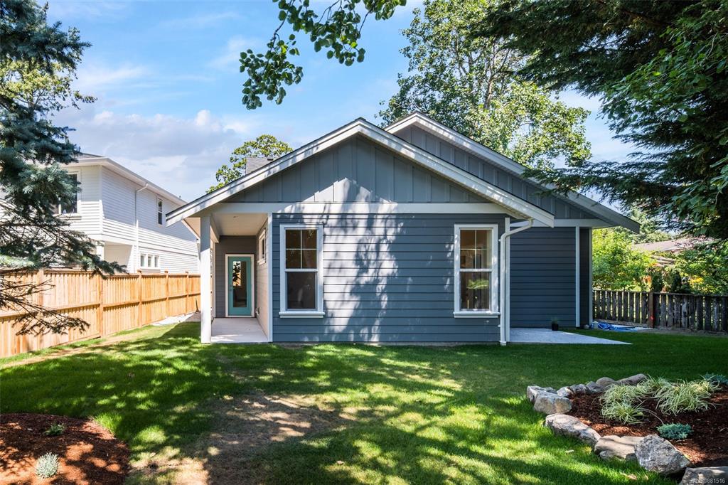 10214 Robinia Place, Sidney, BC, V8L 4M3 - 34