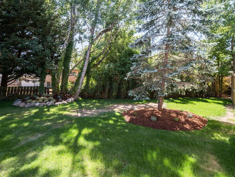 10214 Robinia Place, Sidney, BC, V8L 4M3 - 35