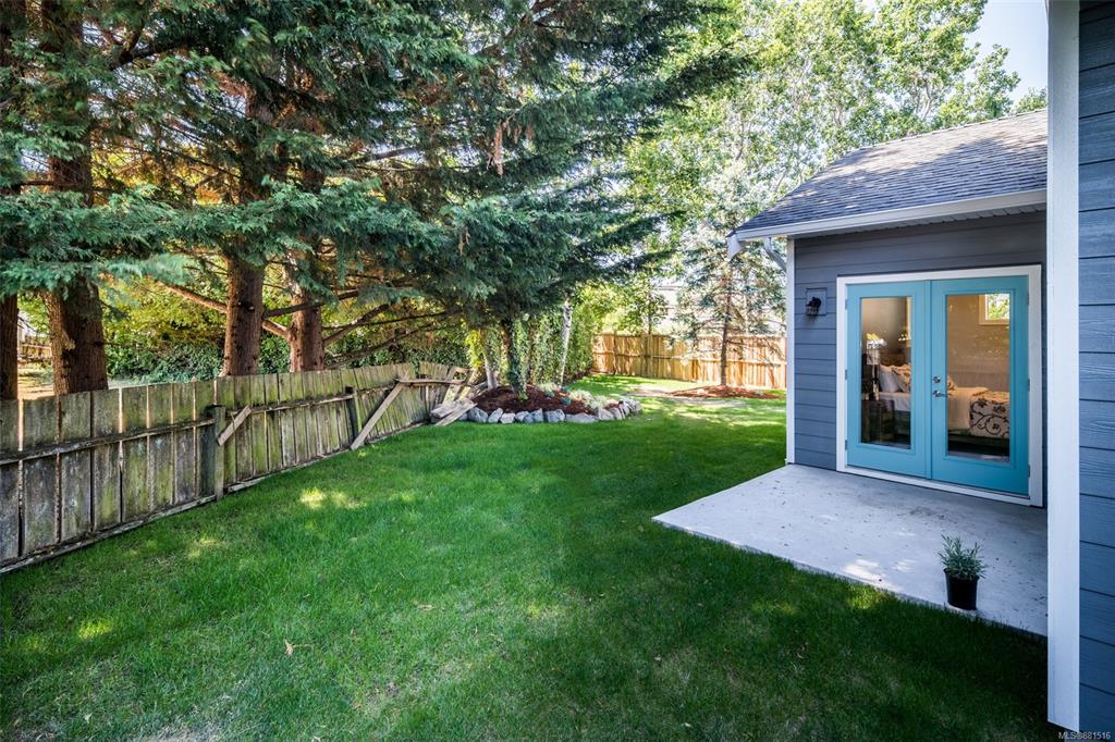 10214 Robinia Place, Sidney, BC, V8L 4M3 - 36