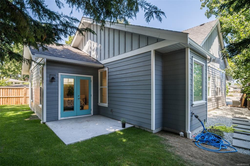 10214 Robinia Place, Sidney, BC, V8L 4M3 - 37