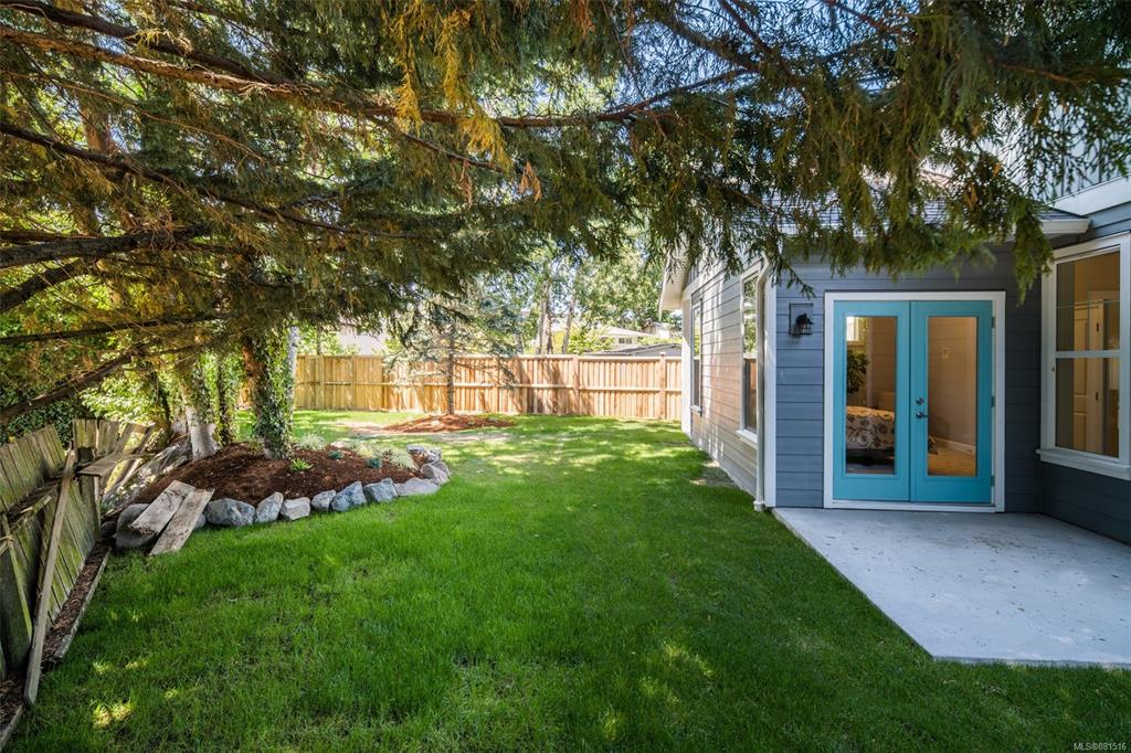 10214 Robinia Place, Sidney, BC, V8L 4M3 - 38