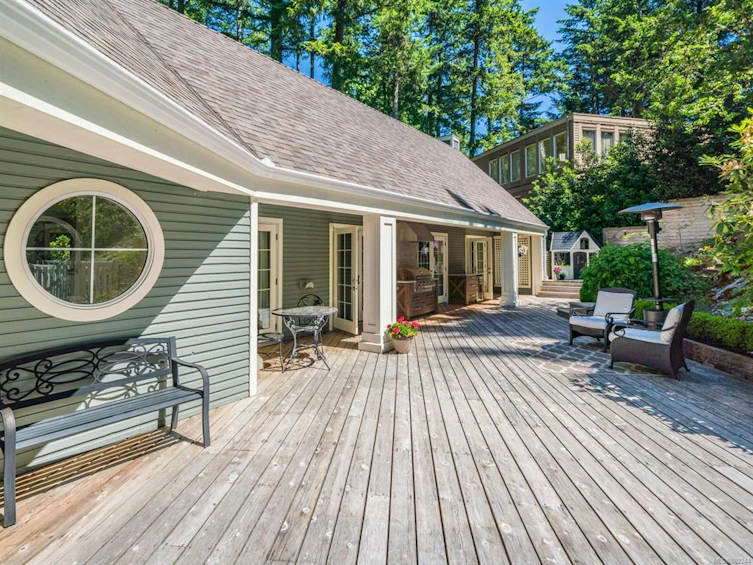 973 Owlwood Place, Saanich, BC, V8X 4T3 - 3