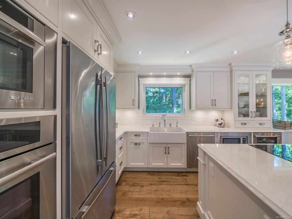 973 Owlwood Place, Saanich, BC, V8X 4T3 - 7
