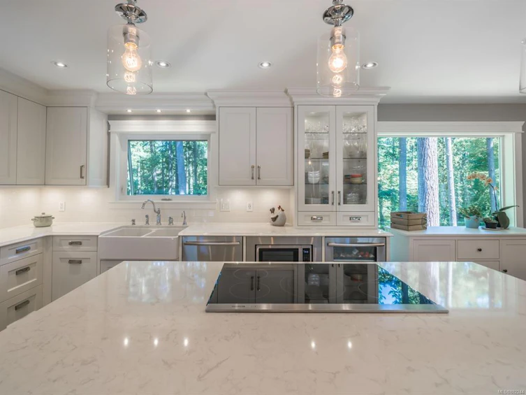 973 Owlwood Place, Saanich, BC, V8X 4T3 - 8