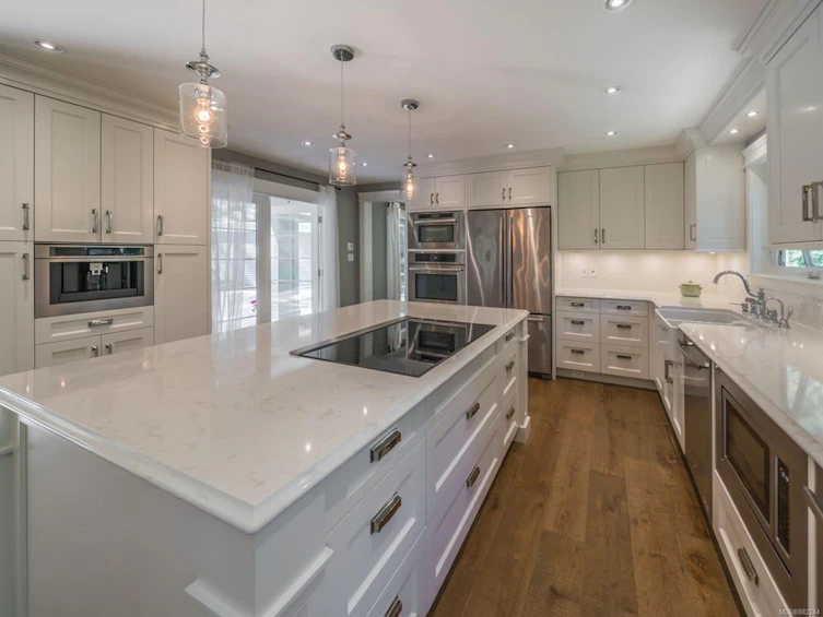 973 Owlwood Place, Saanich, BC, V8X 4T3 - 10