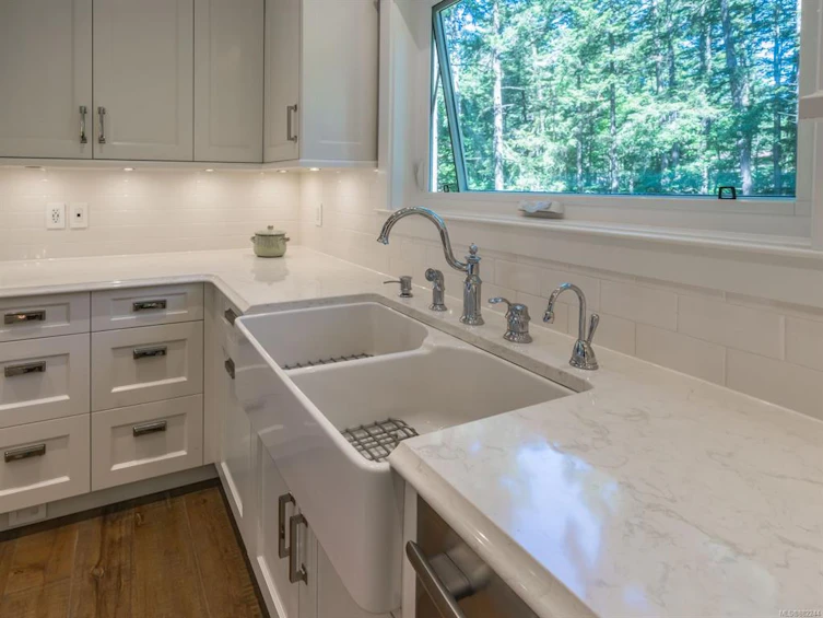 973 Owlwood Place, Saanich, BC, V8X 4T3 - 11