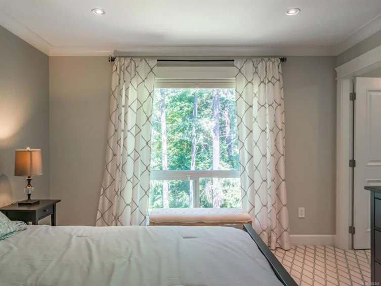 973 Owlwood Place, Saanich, BC, V8X 4T3 - 20