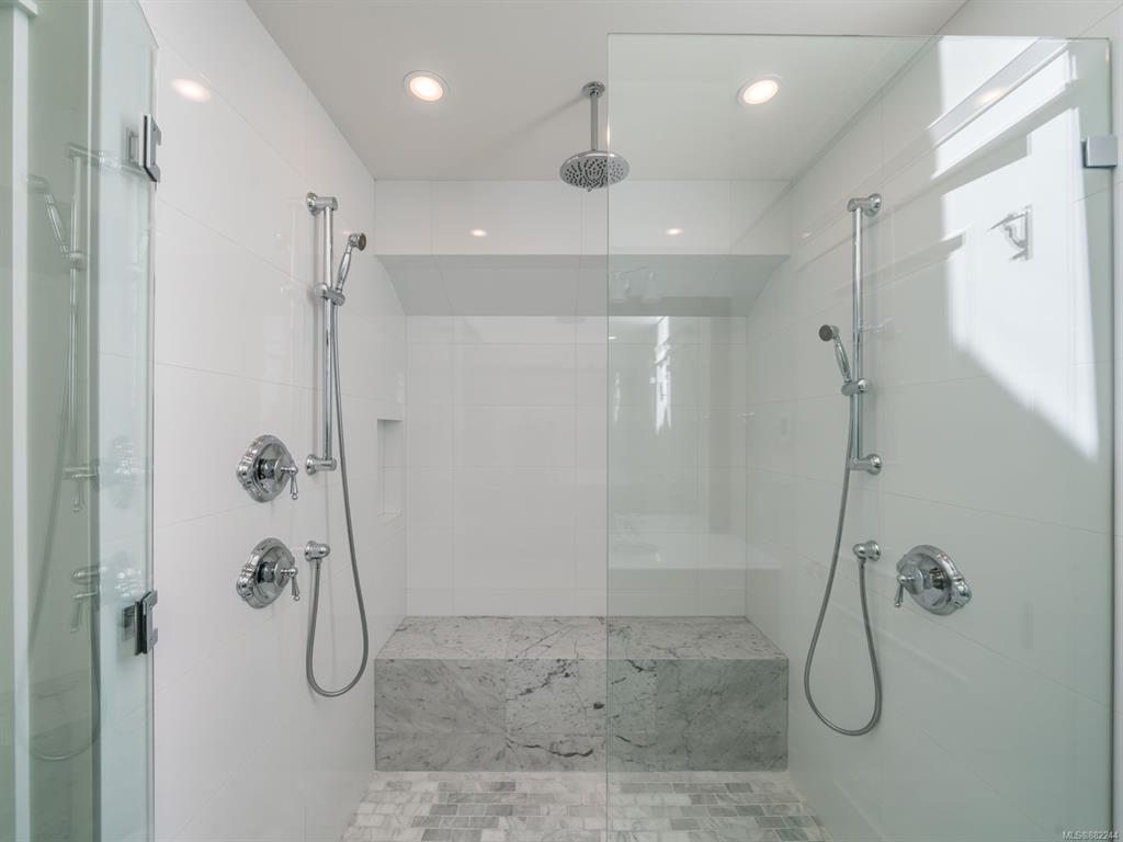 973 Owlwood Place, Saanich, BC, V8X 4T3 - 22