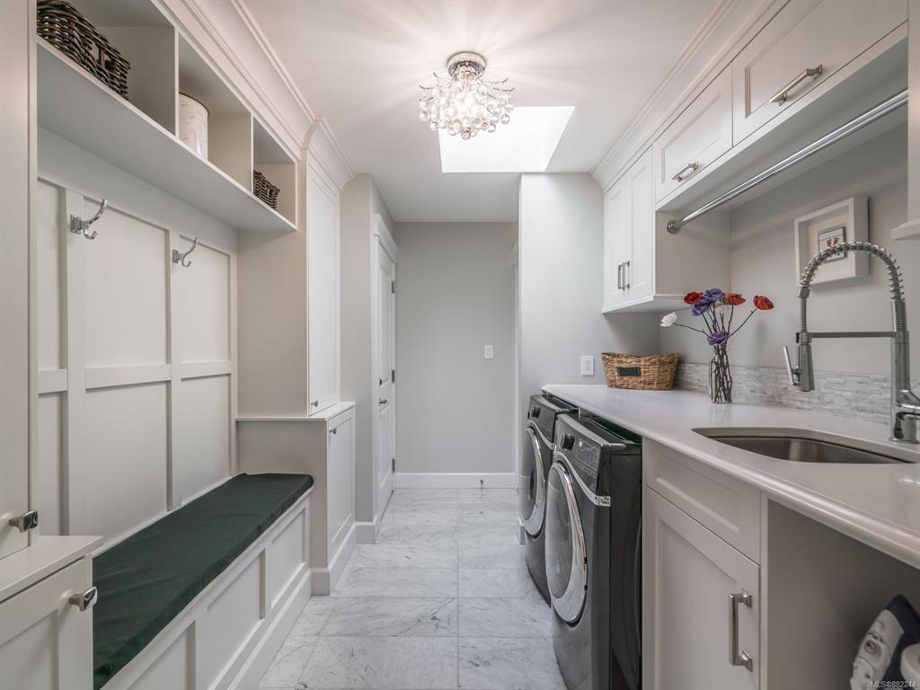 973 Owlwood Place, Saanich, BC, V8X 4T3 - 24