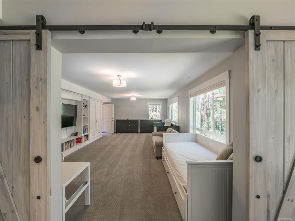 973 Owlwood Place, Saanich, BC, V8X 4T3 - 27
