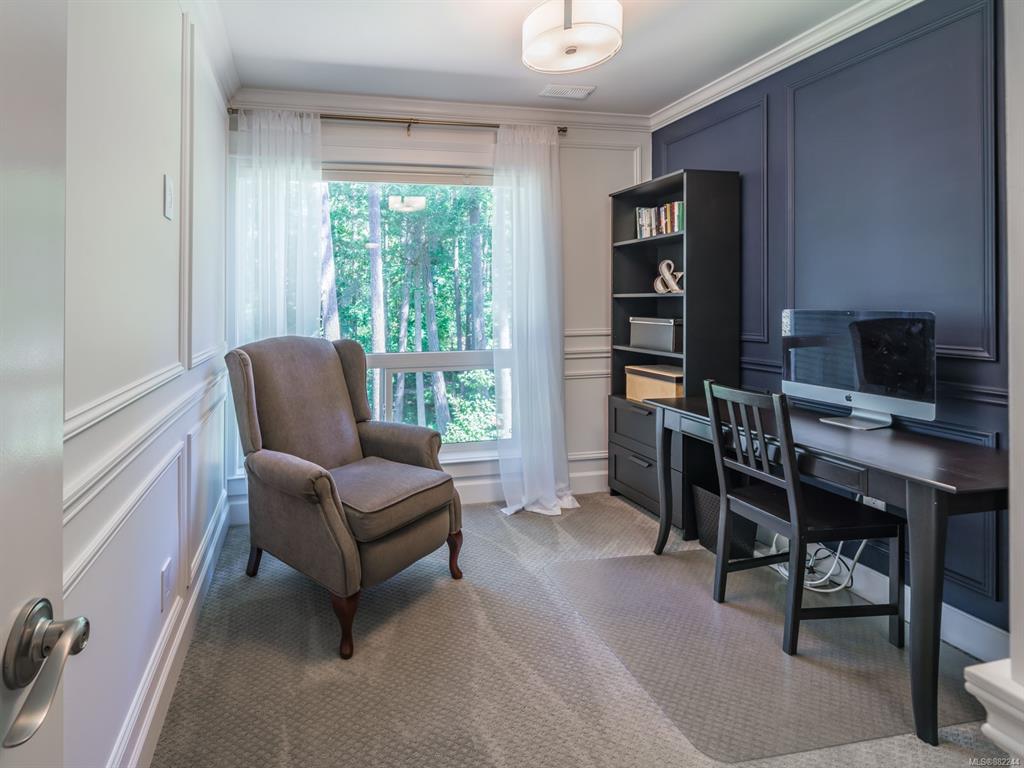 973 Owlwood Place, Saanich, BC, V8X 4T3 - 29