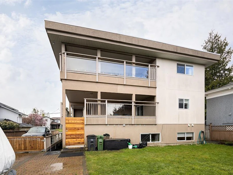 233 Langford Street, Victoria BC V9A 3B9