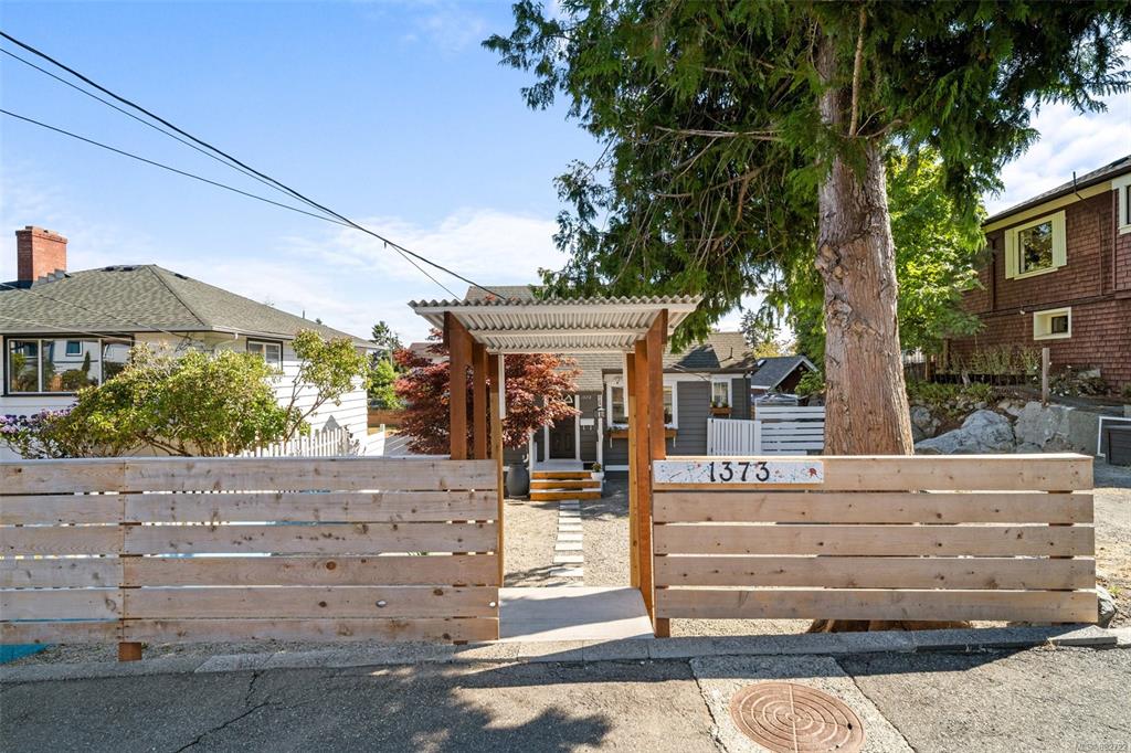 1373 Lyall Street, Esquimalt, BC, V9A 5H9 - 2