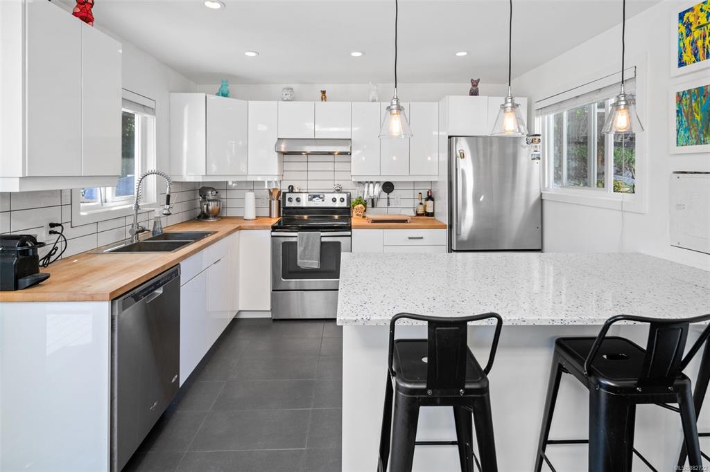 1373 Lyall Street, Esquimalt, BC, V9A 5H9 - 14