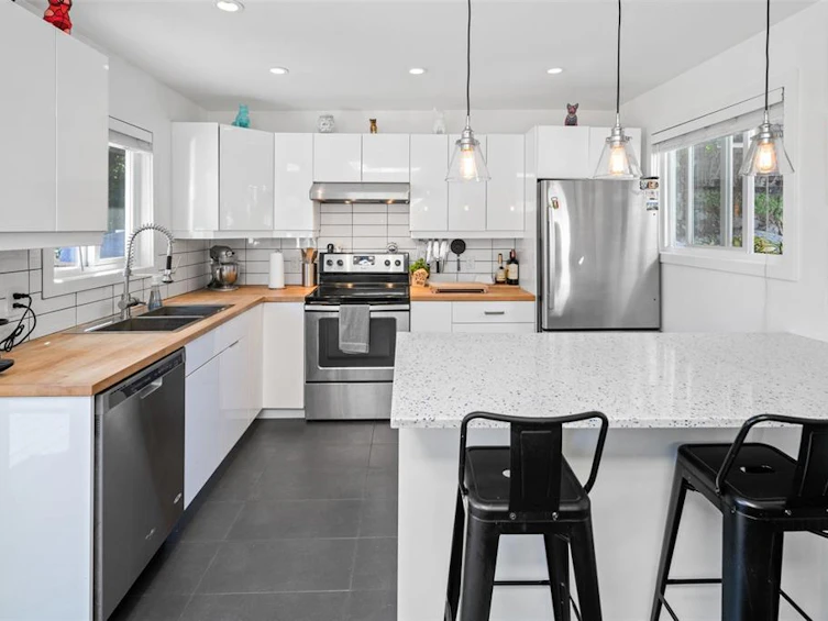 1373 Lyall Street, Esquimalt, BC, V9A 5H9 - 14