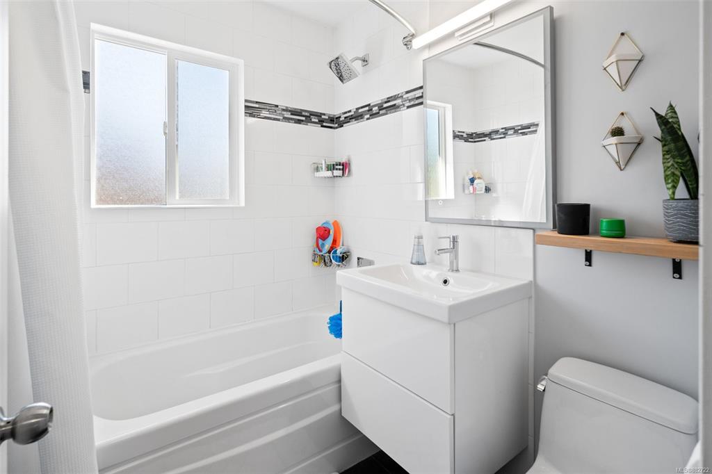 1373 Lyall Street, Esquimalt, BC, V9A 5H9 - 20