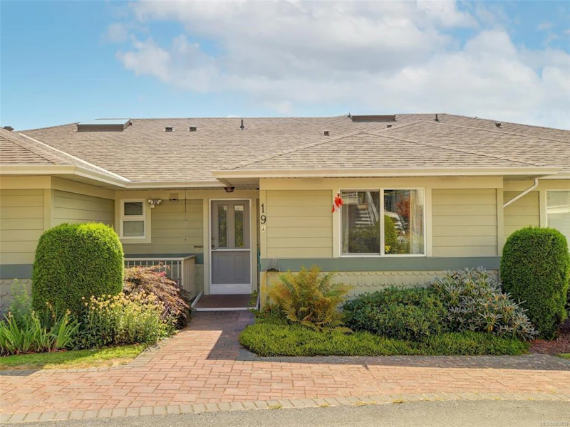 19 - 126 Hallowell Road, View Royal BC V9A 7K2