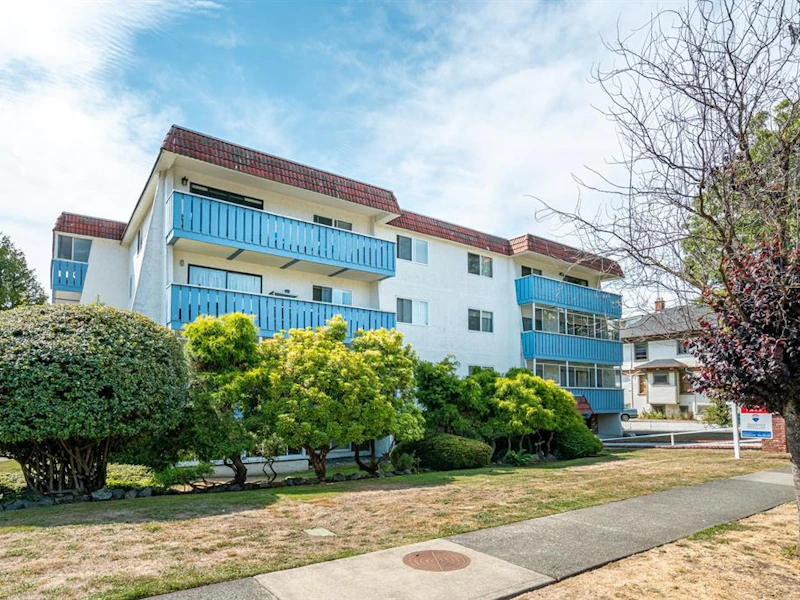 204 - 1021 Collinson Street, Victoria BC V8V 3B9