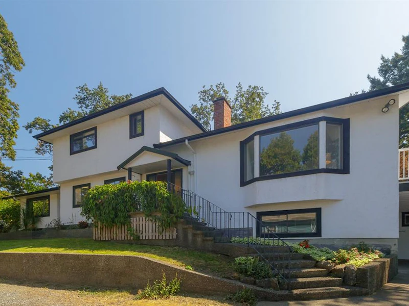 1139 Palmer Road, Saanich BC V8P 2H5