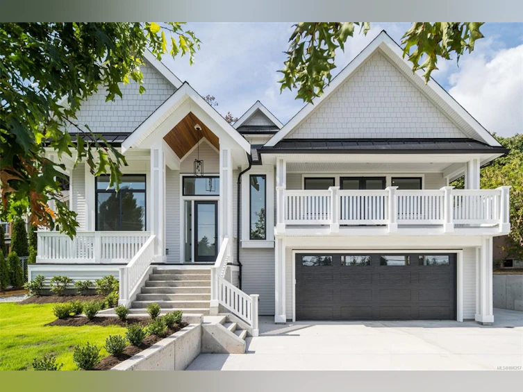 3880 Wilkinson Road, Saanich, BC, V8Z 5A2