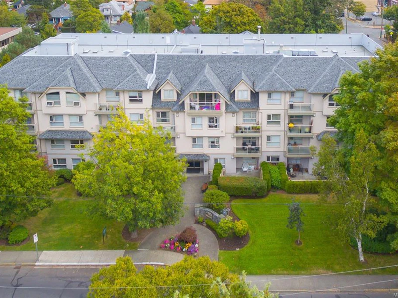 205 - 1715 Richmond Avenue, Victoria BC V8R 4P9