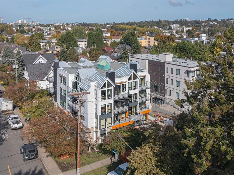203 - 1000 Park Boulevard, Victoria BC V8V 2T4