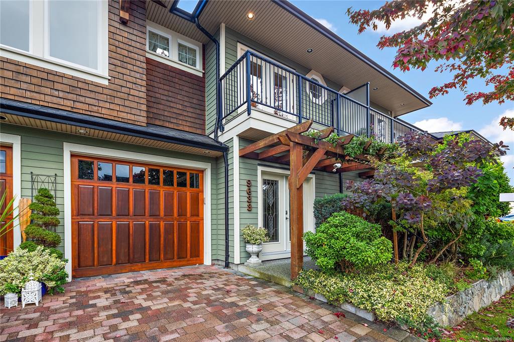 9633 Second Street, Sidney, BC, V8L 3C3