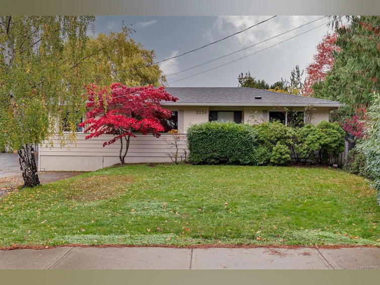 2234 Mccoy Road, Saanich, BC, V8N 1E6