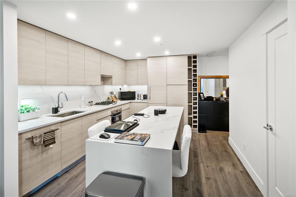 704-777 Herald Street, Victoria, BC, V8T 0C7 - 6