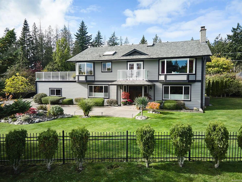 11092 Tanager Road, North Saanich BC V8L 5N5