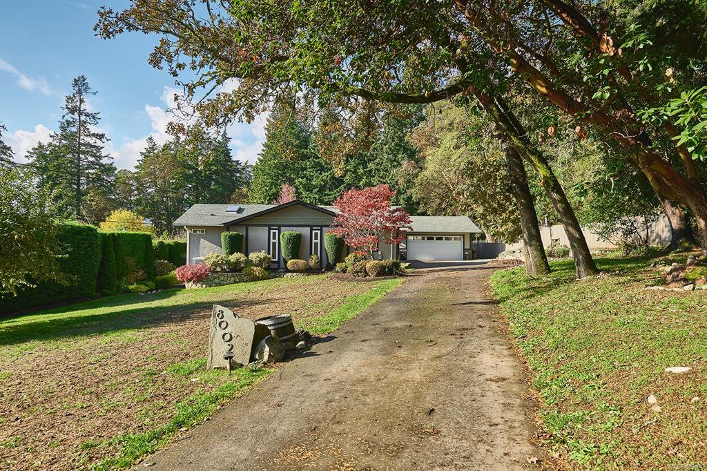 8002 Rae Leigh Place, Central Saanich, BC, V8M 1S2