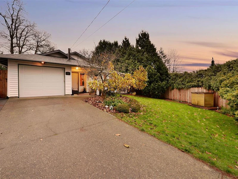 4609 Falaise Drive, Saanich BC V8Y 2S8