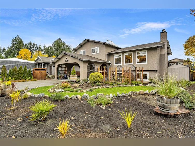 7715 Colin Place, Central Saanich, BC, V8M 1N6