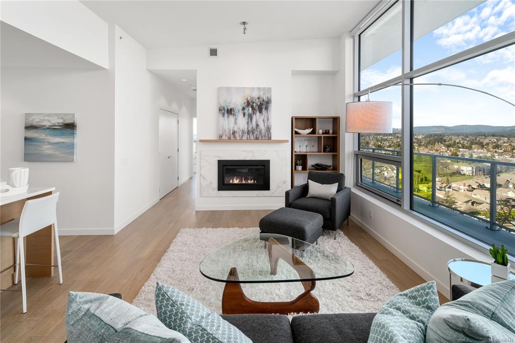 PH804-4011 Rainbow Hill Lane, Saanich, BC, V8X 0B3 - 3
