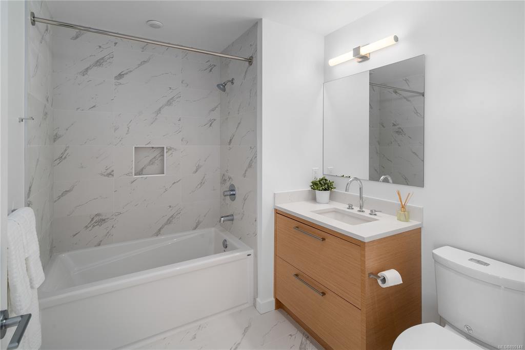 PH804-4011 Rainbow Hill Lane, Saanich, BC, V8X 0B3 - 16