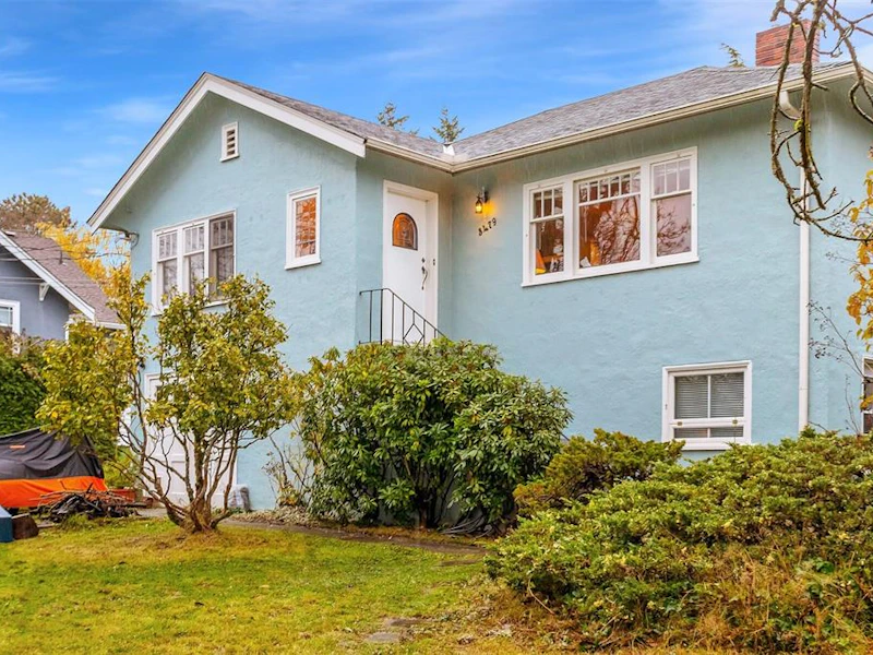 3479 Lovat Avenue, Saanich BC V8X 1T8